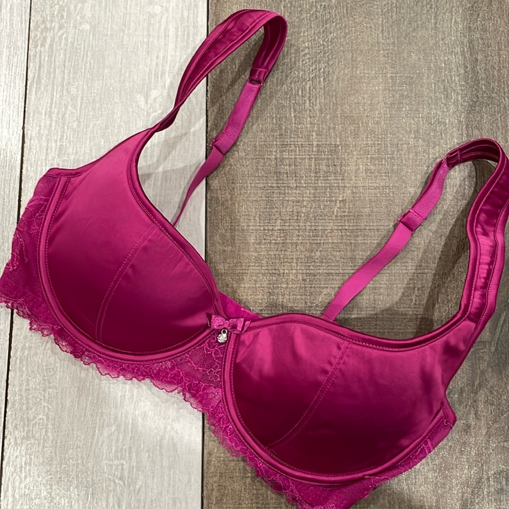 ADORE ME Women’s Underwire Bra Sz. 34 D